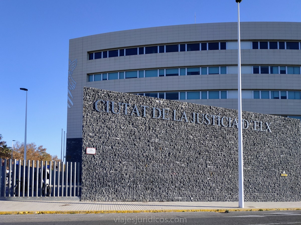 Ciudad de la Justicia de Elche. Una dama en apuros, el nacimiento de una legislación, los tres patrimonios y una reversión