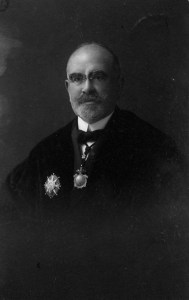 Leon-corral-y-maestro-2