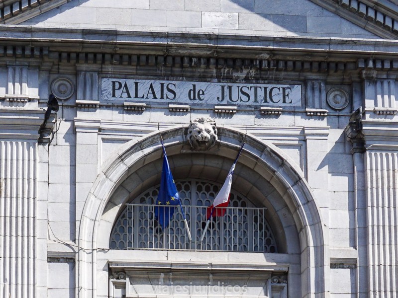 Tarbes. El Palacio de Justicia de Tarbes. Tribunales de cine. El testamento de Luis XVI. La prefectura de los Altos Pirineos